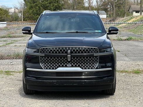 New 2026 Lincoln Navigator Reserve AWD/4WD image 32