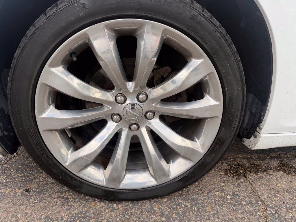 Used 2013 Chrysler 300 RWD image 8