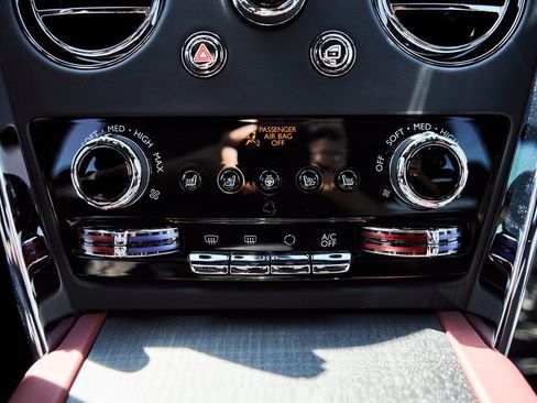 Used 2026 Rolls-Royce Cullinan image 65