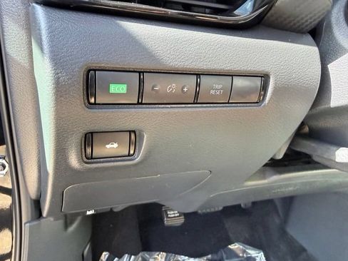 Certified 2024 Nissan Sentra SV w/ SV Premium Package FWD image 13
