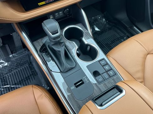 New 2026 Toyota Highlander Platinum image 25