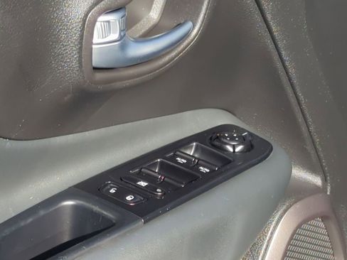 Used 2022 Jeep Renegade Latitude w/ Convenience Group image 21