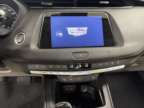 Used 2021 Cadillac XT4 Premium Luxury w/ Cold Weather Package FWD image 18