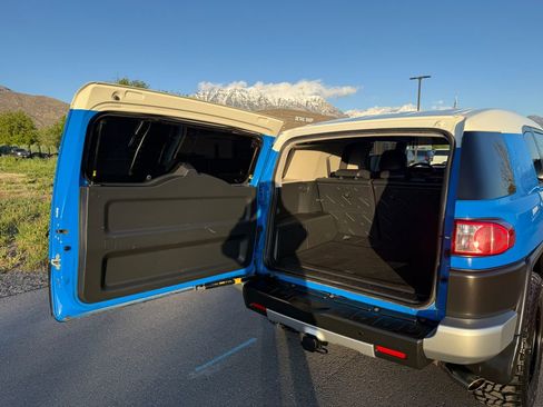 Used 2008 Toyota FJ Cruiser 4WD image 13
