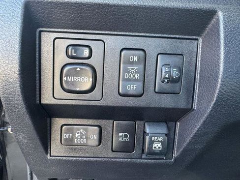 Used 2019 Toyota Tundra Limited w/ Limited Premium Package image 21