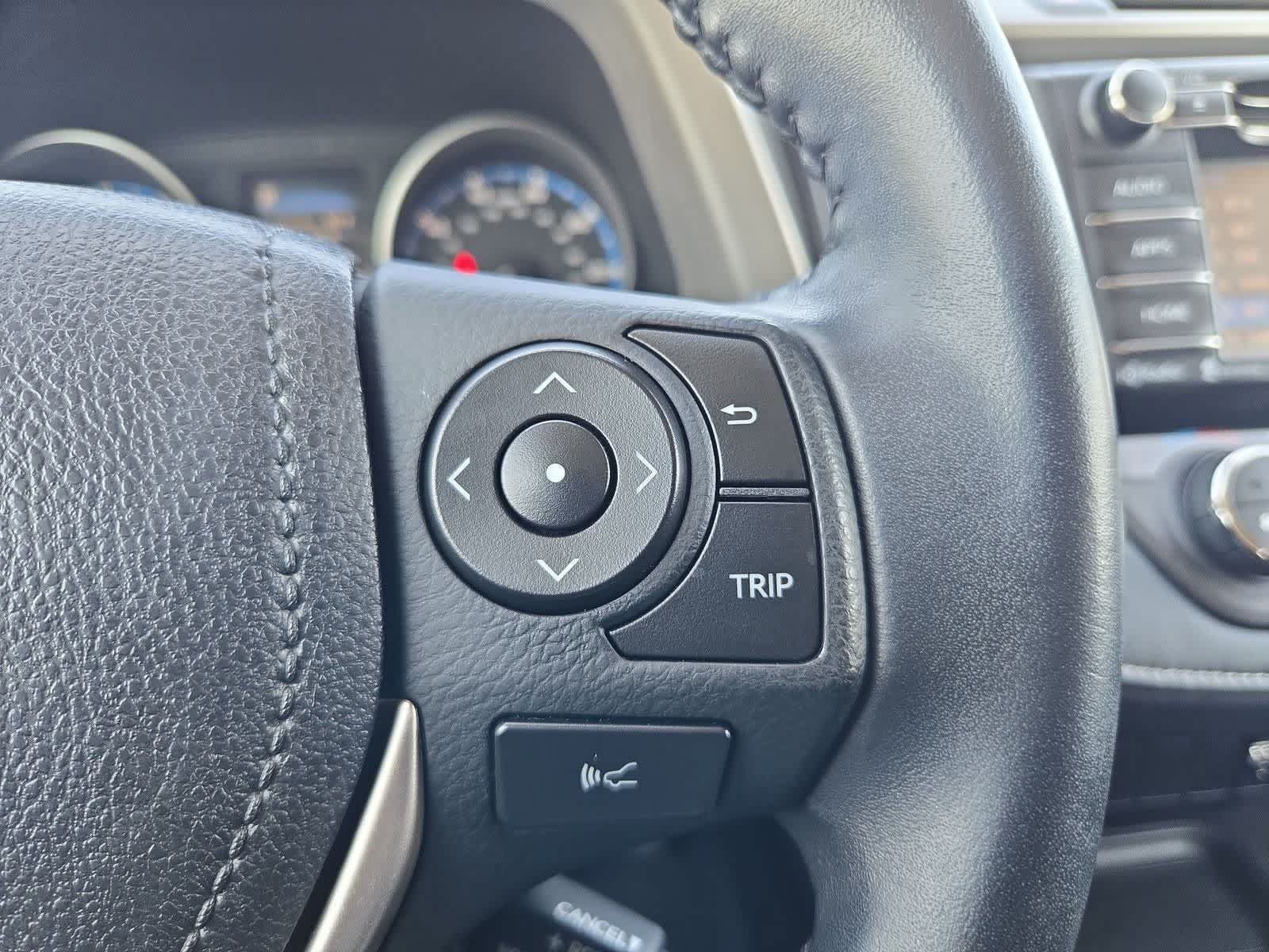 Used 2018 Toyota RAV4 XLE FWD image 25