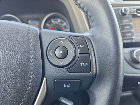 Used 2018 Toyota RAV4 XLE FWD image 25