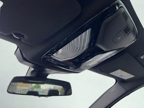 Used 2023 BMW 530e xDrive 530e iPerformance image 44