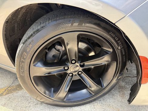 Used 2018 Dodge Charger R/T RWD image 28