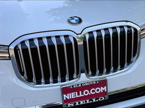 Used 2021 BMW X7 xDrive40i w/ Premium Package AWD/4WD image 33