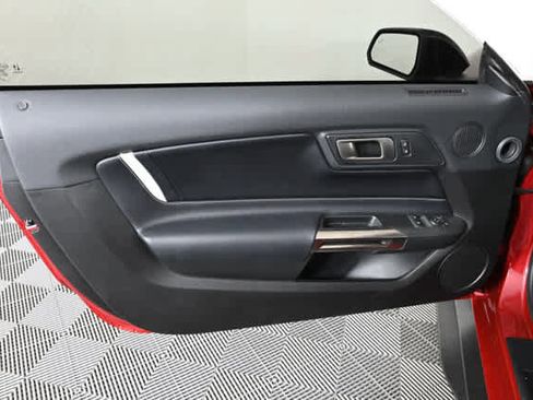 Used 2021 Ford Mustang Shelby GT500 w/ Technology Package image 17