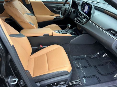 Used 2024 Lexus ES 350 w/ Premium Package image 14