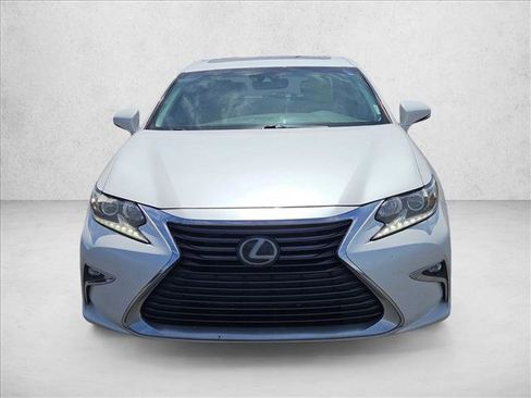 Used 2017 Lexus ES 350 w/ Accessory Package 2 FWD image 2