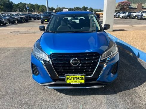 Used 2021 Nissan Kicks S FWD image 3