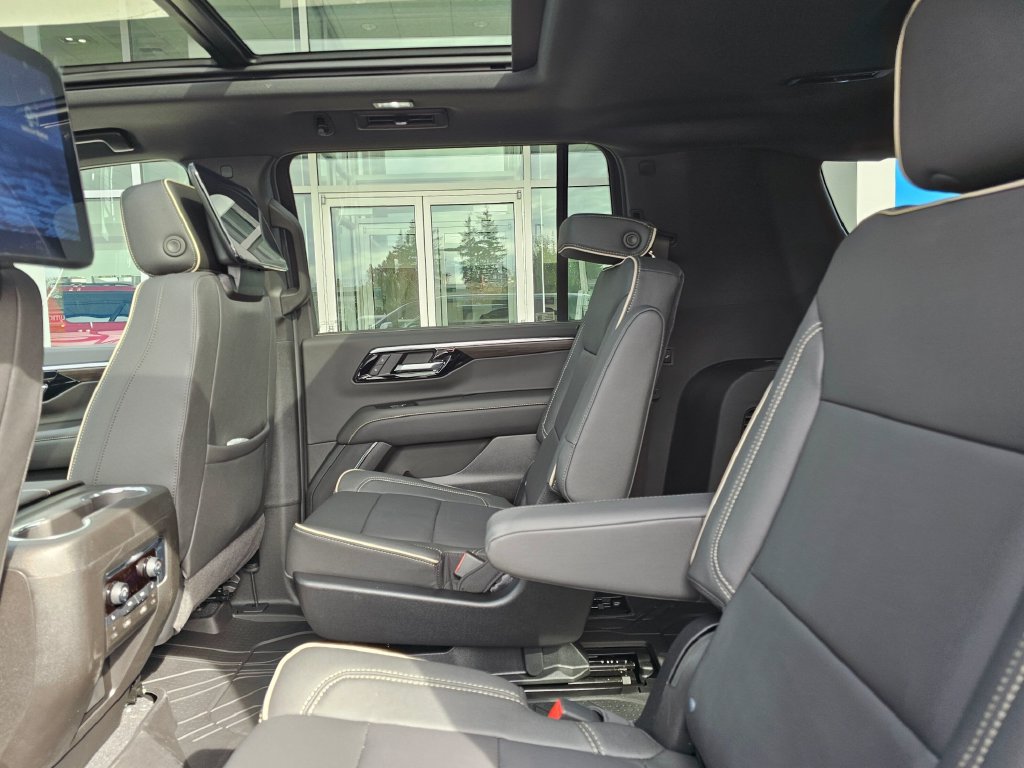 New 2026 Chevrolet Suburban Premier AWD/4WD image 18