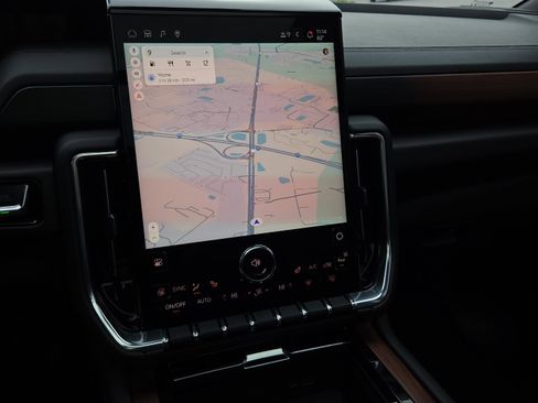 Used 2025 GMC Yukon Denali w/ Denali Reserve Package image 21