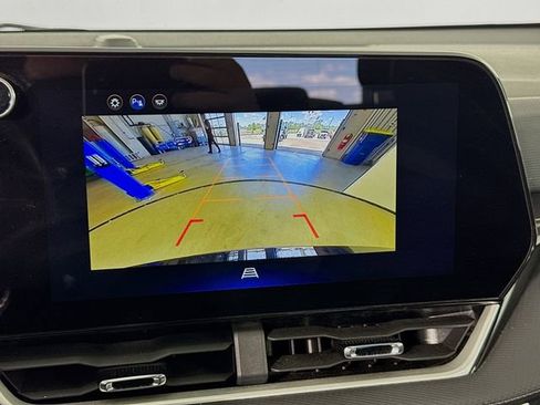 Used 2025 Chevrolet Equinox LT FWD image 16