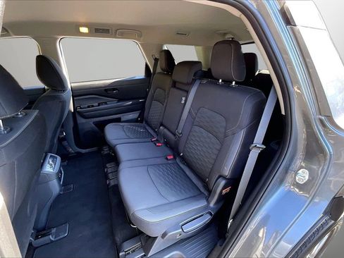 Used 2025 Nissan Pathfinder SV AWD/4WD image 21