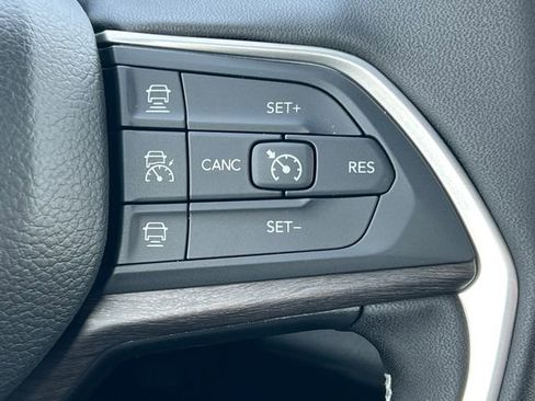 New 2025 Jeep Grand Cherokee Limited w/ Trailer Tow Package image 20