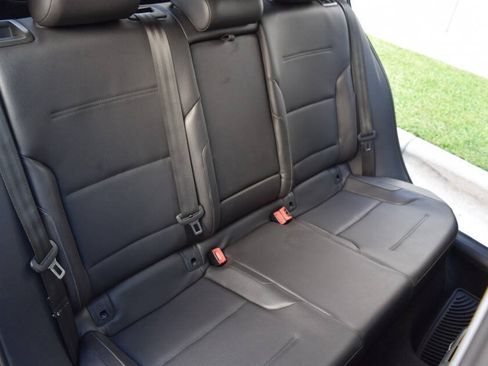 Used 2015 Volkswagen Golf TDI S FWD image 49