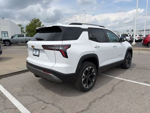 New 2026 Chevrolet Equinox LT FWD image 3