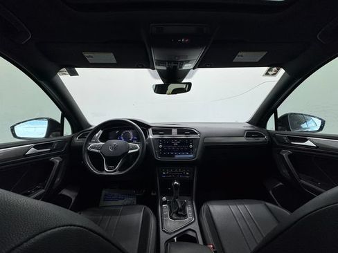 Used 2023 Volkswagen Tiguan SE R-Line FWD image 22