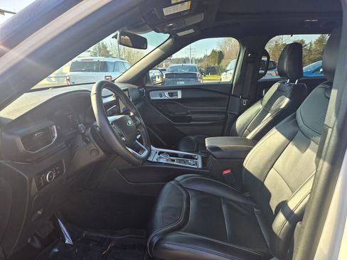 Used 2023 Ford Explorer ST w/ Equipment Group 401A image 12
