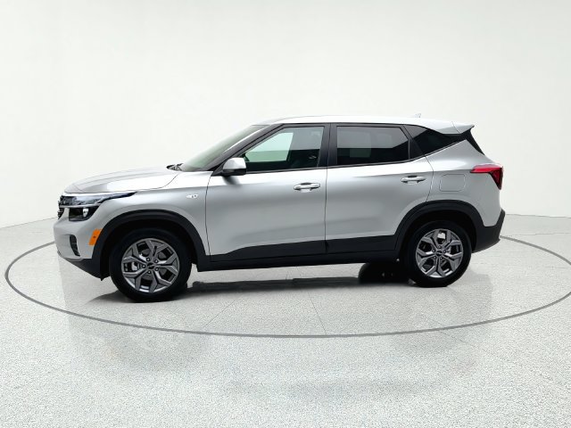 Certified 2026 Kia Seltos LX FWD image 2