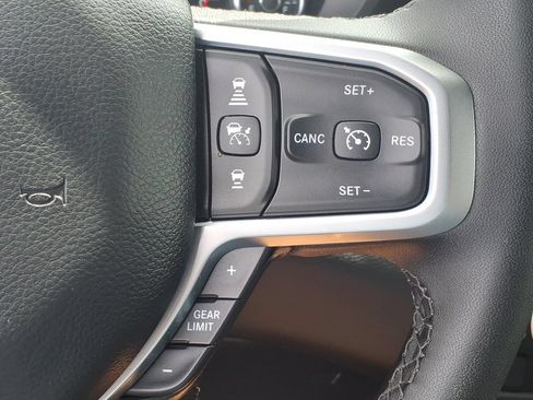 Used 2025 RAM 1500 Big Horn AWD/4WD image 10