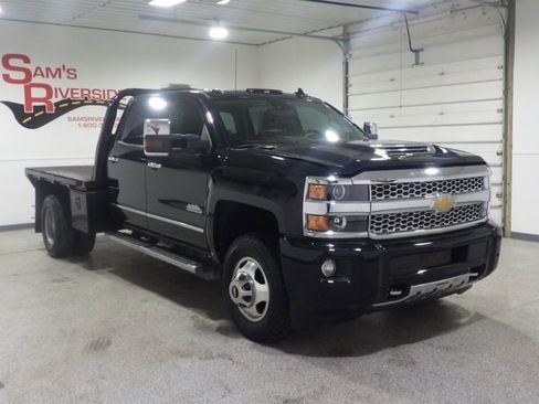 Used 2019 Chevrolet Silverado 3500 High Country w/ Duramax Plus Package image 5