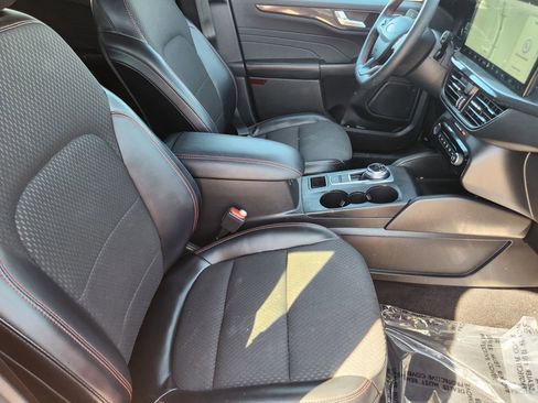 Used 2023 Ford Escape ST-Line Elite image 13