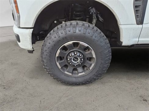 Used 2025 Ford F350 XLT w/ Black Appearance Package image 10