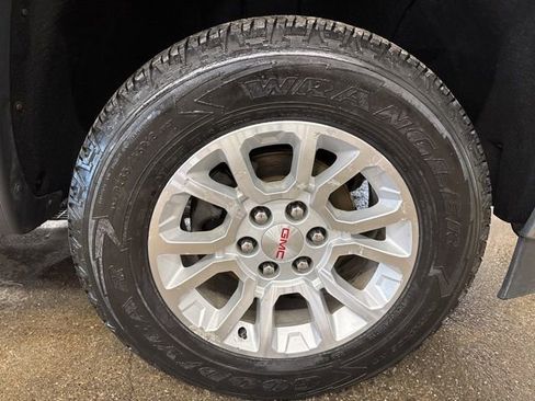 Used 2019 GMC Sierra 1500 SLE w/ SLE Value Package AWD/4WD image 9