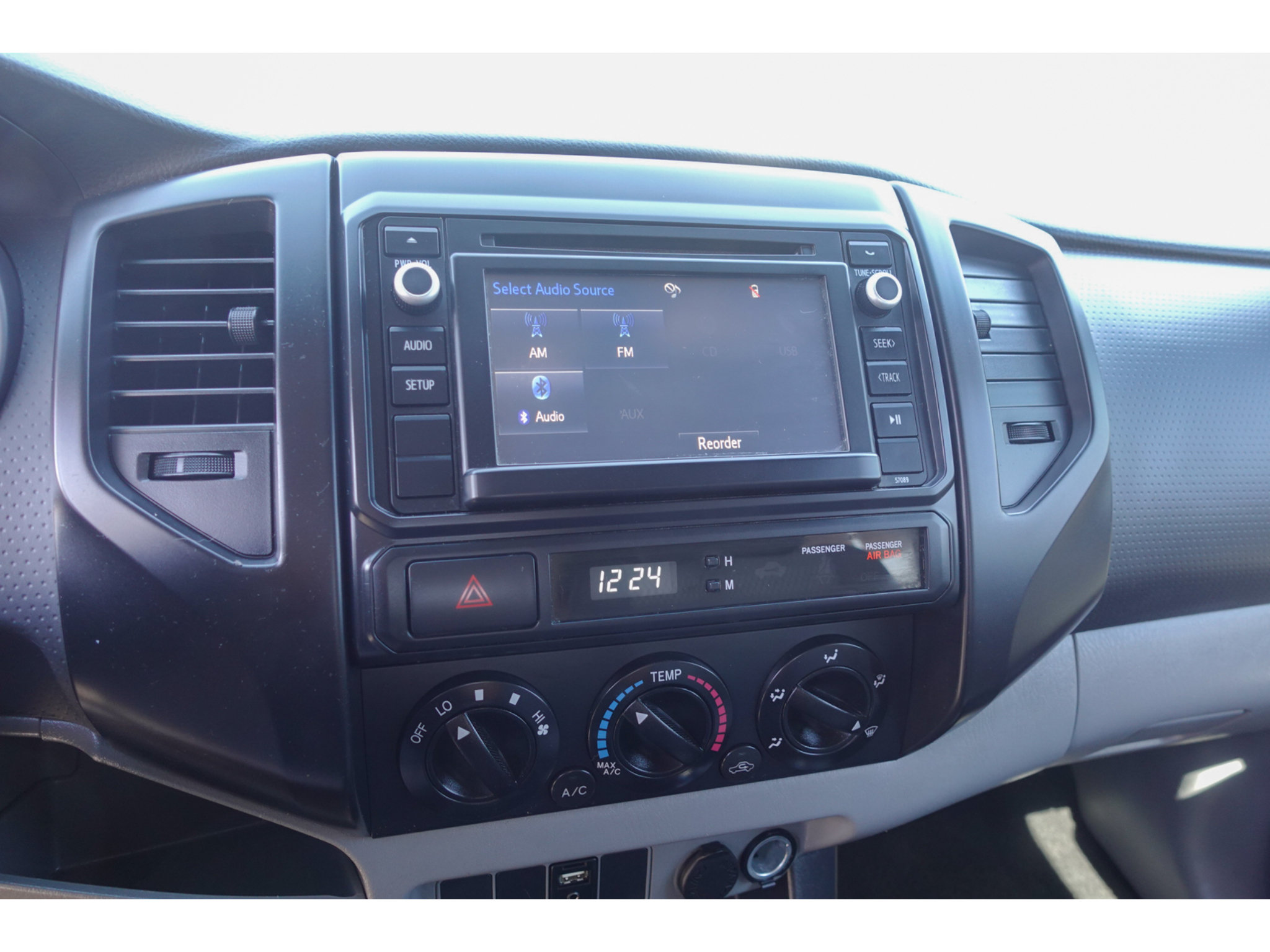 Used 2014 Toyota Tacoma PreRunner w/ Convenience Package RWD image 19