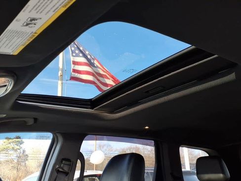 Used 2021 Jeep Grand Cherokee Limited image 17