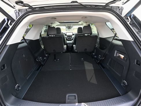 New 2026 Ford Explorer Active w/ Active Comfort Package AWD/4WD image 13