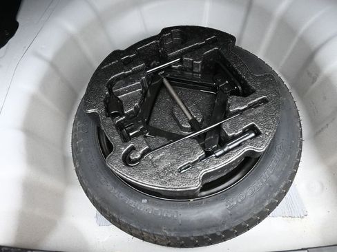 Used 2020 Hyundai Elantra SE w/ Cargo Package (C1) image 22