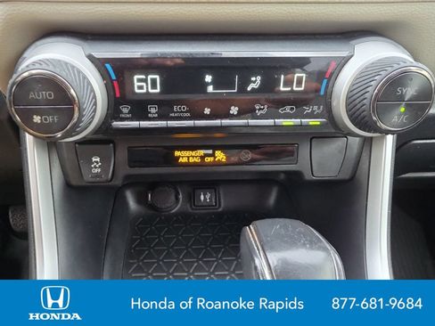 Used 2019 Toyota RAV4 XLE Premium FWD image 25