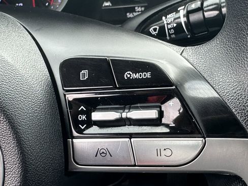 Used 2023 Hyundai Elantra SEL w/ Cargo Package image 25