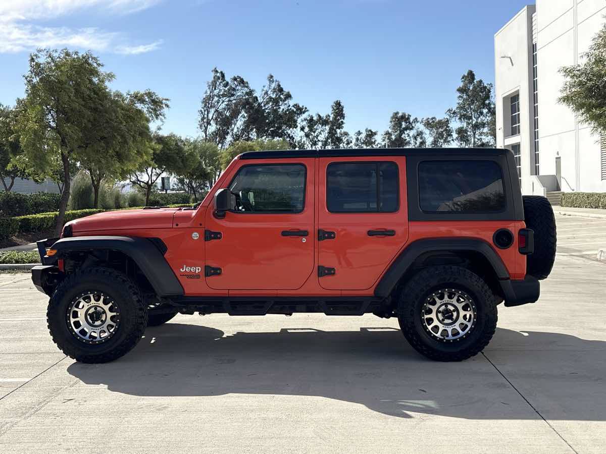 Used 2018 Jeep Wrangler Unlimited Sport S AWD/4WD image 6