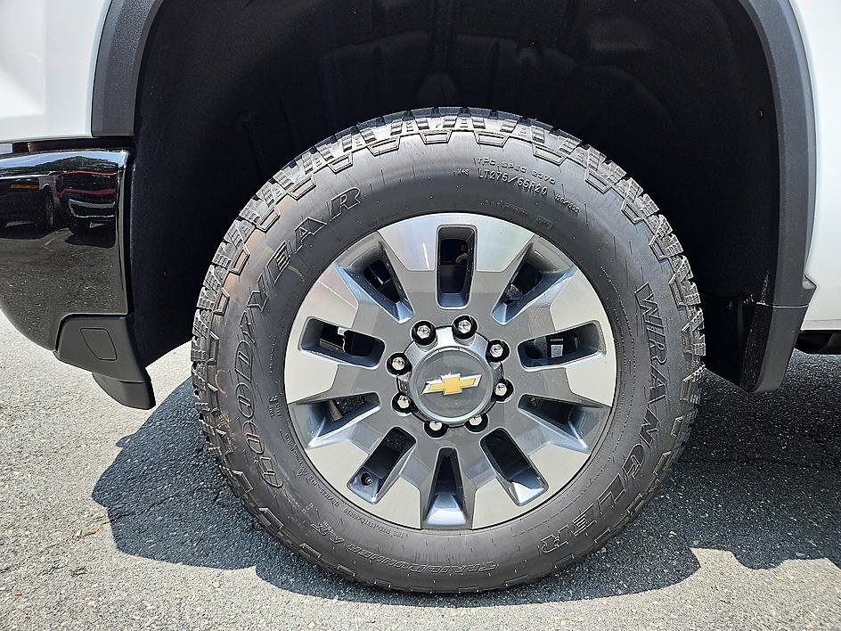 New 2026 Chevrolet Silverado 2500 Custom AWD/4WD image 9
