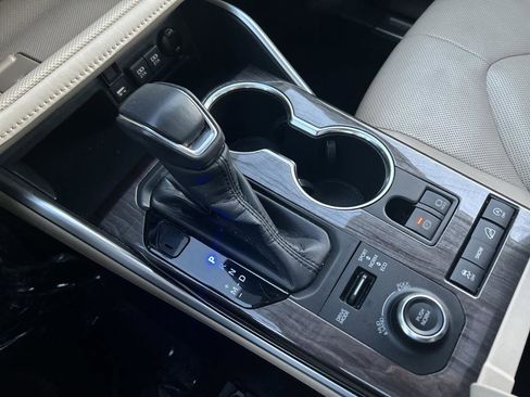 Used 2020 Toyota Highlander Platinum image 21