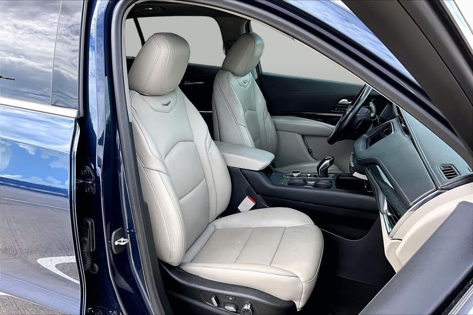 Used 2019 Cadillac XT4 Premium Luxury FWD image 9