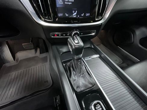 Used 2020 Volvo S60 T6 Momentum image 15