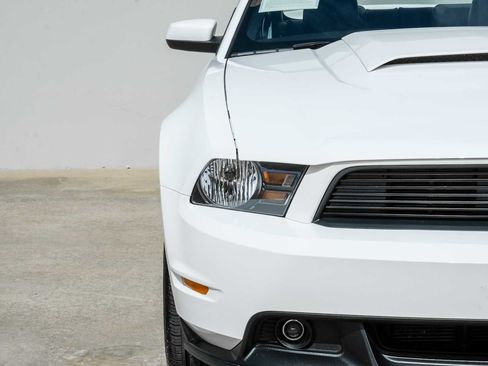 Used 2012 Ford Mustang GT Premium image 41