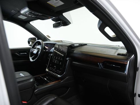 Used 2025 GMC Yukon Denali AWD/4WD image 20