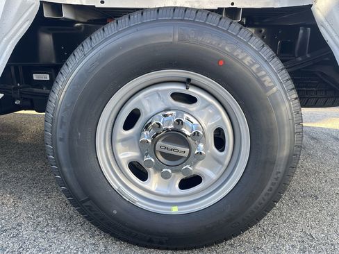 New 2026 Ford F250 XL w/ XL Chrome Package image 11