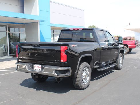 New 2026 Chevrolet Silverado 2500 LTZ w/ LTZ Premium Package AWD/4WD image 7