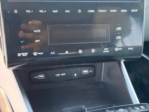 Used 2022 Hyundai Tucson Limited AWD/4WD image 22
