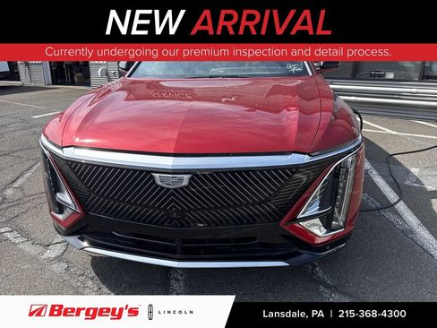 Used 2024 Cadillac Lyriq Luxury AWD/4WD image 1
